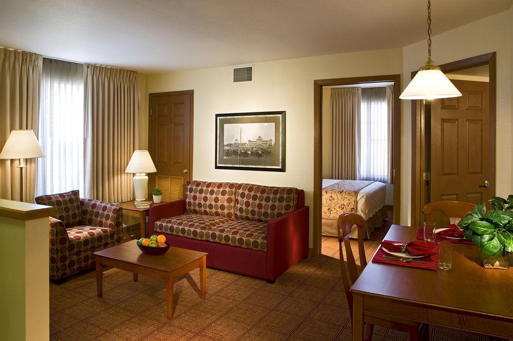 Towneplace Suites By Marriott Detroit Livonia Eksteriør bilde