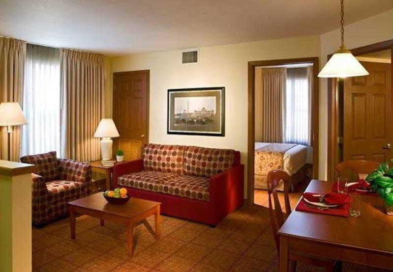 Towneplace Suites By Marriott Detroit Livonia Eksteriør bilde